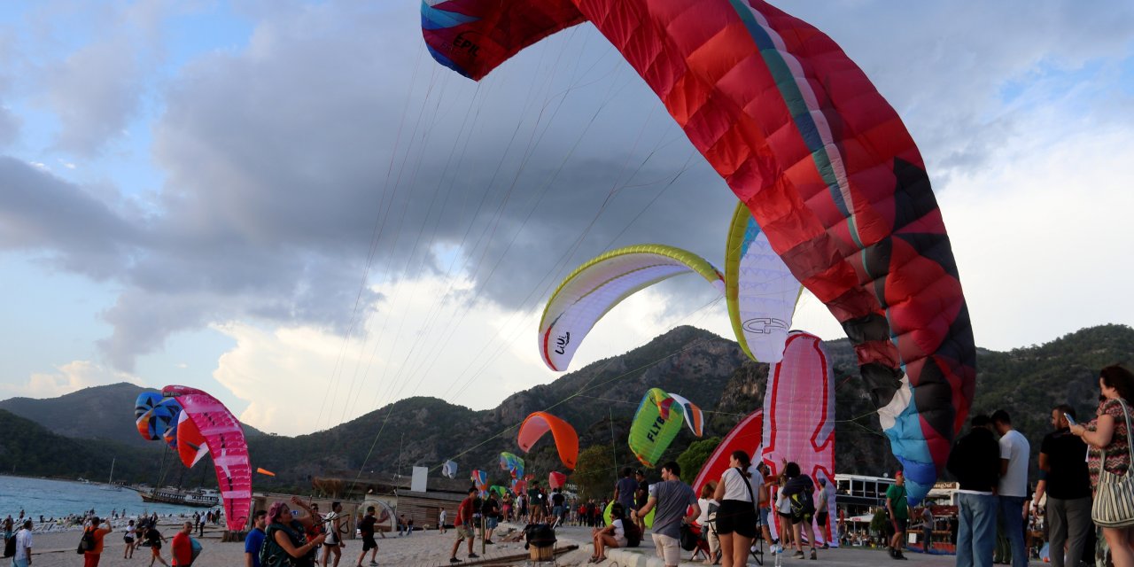 FETHİYE'DE 25. ULUSLARARASI ÖLÜDENİZ HAVA OYUNLARI FESTİVALİ BAŞLADI