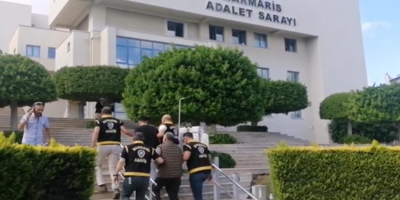 MARMARİS’TE SİLAHLI ÇATIŞMA OLAYININ ŞÜPHELİLERİ HAKİM KARŞISINA ÇIKTI