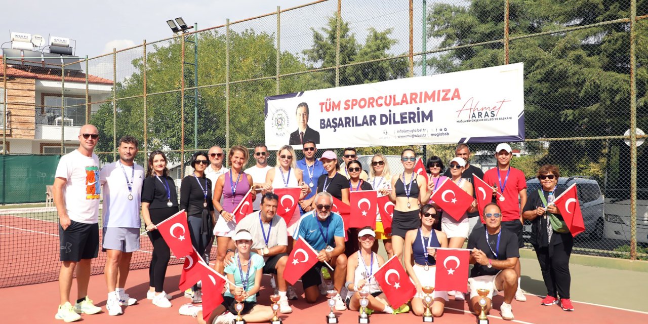 Dalaman’da Cumhuriyet coşkusu tenis ile kutlandı