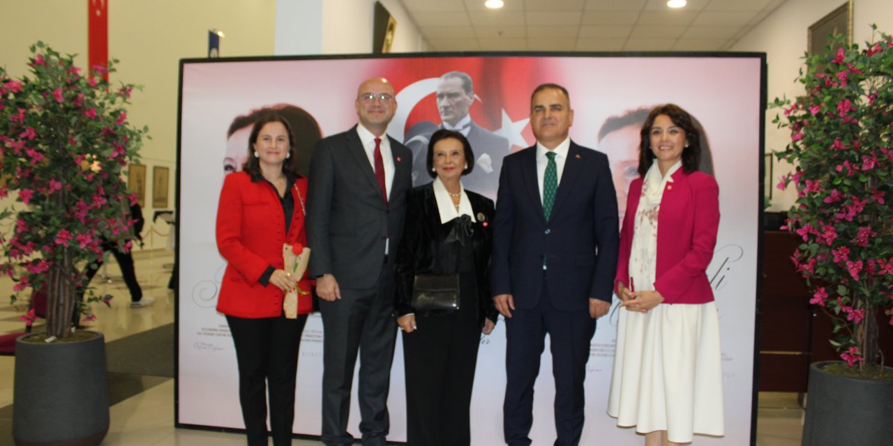 "VALİ HANIM" BELGESELİ İZLEYİCİYLE BULUŞTU