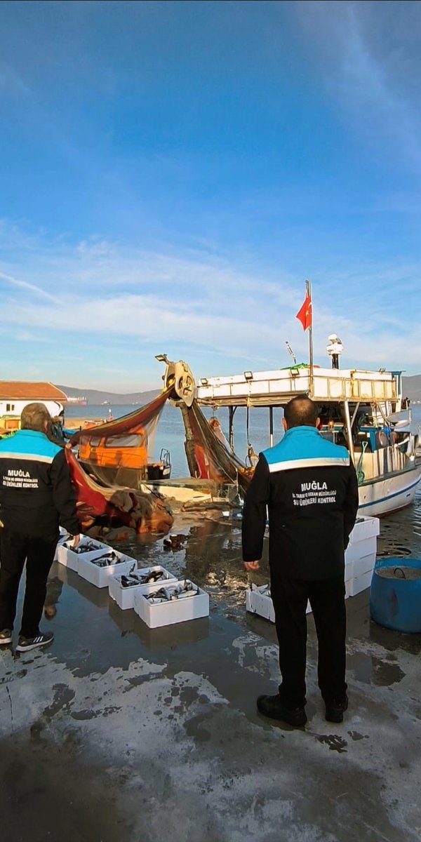 Yasak ağ ile avlanan balıklara el konuldu