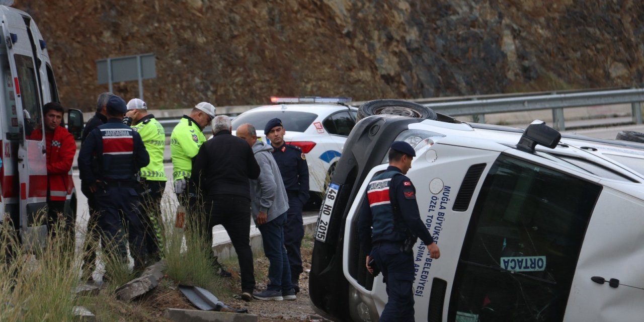 Fethiye’de yolcu minibüsü devrildi: 7 yaralı
