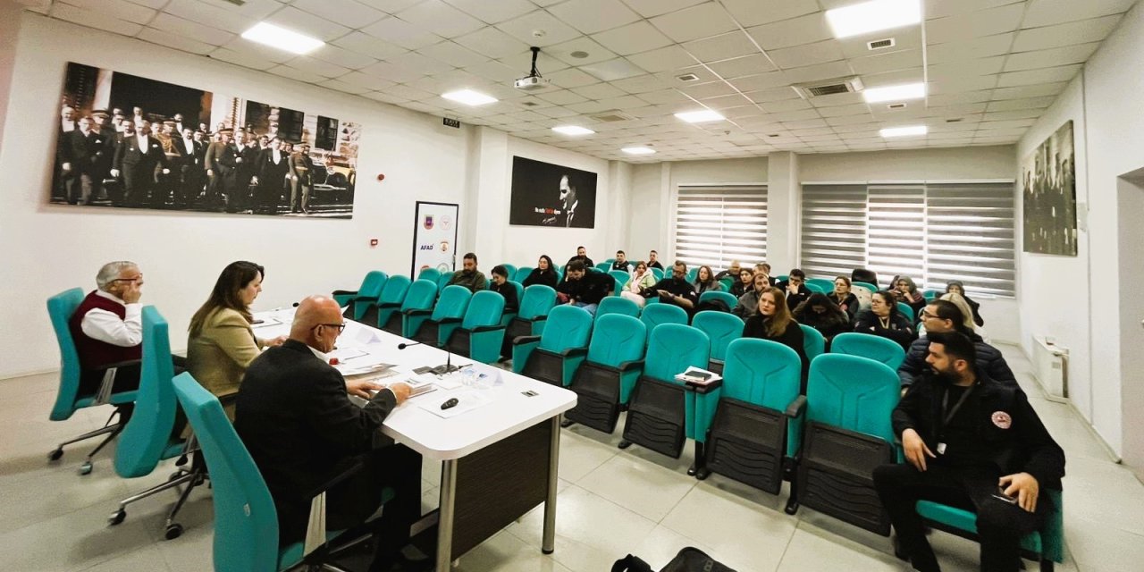 Muğla 112'de personellerine hukuk eğitimi