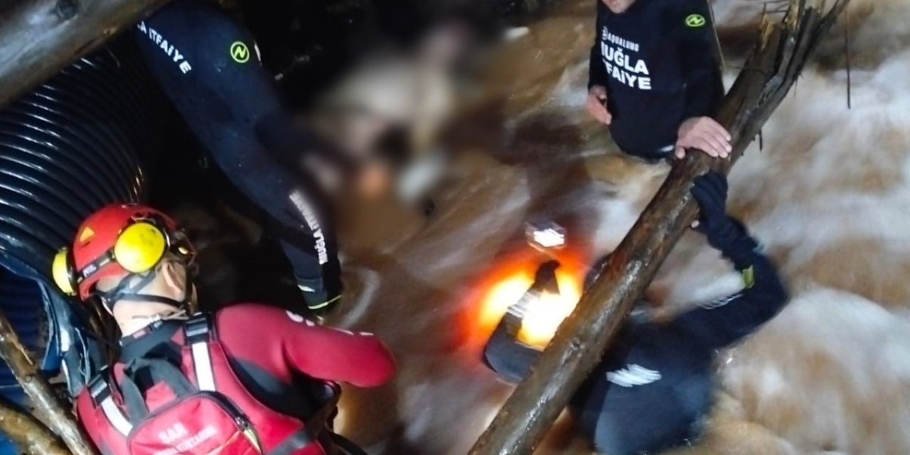 SELE KAPILAN OTOMOBİL SÜRÜCÜ, 3 SAATLİK ÇALIŞMANIN SONUNDA ÖLÜ OLARAK BULUNDU