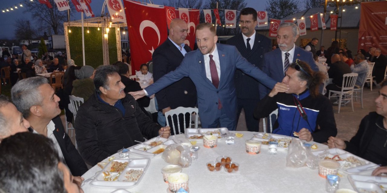MHP Muğla Teşkilatı Köyceğiz’de Vatandaşlarla İftarda
