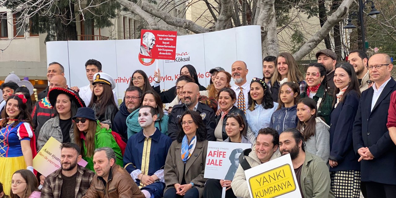 Menteşe’de Tiyatro Sokaklara Taştı: Sanat Coşkusu Kenti Sardı