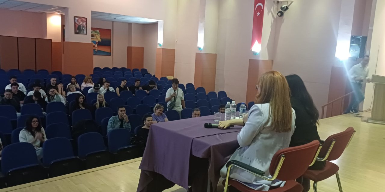 Mezunlar Kürsüde, Öğrenciler Dinlemede: MSKÜ’de Gazetecilik Buluşması