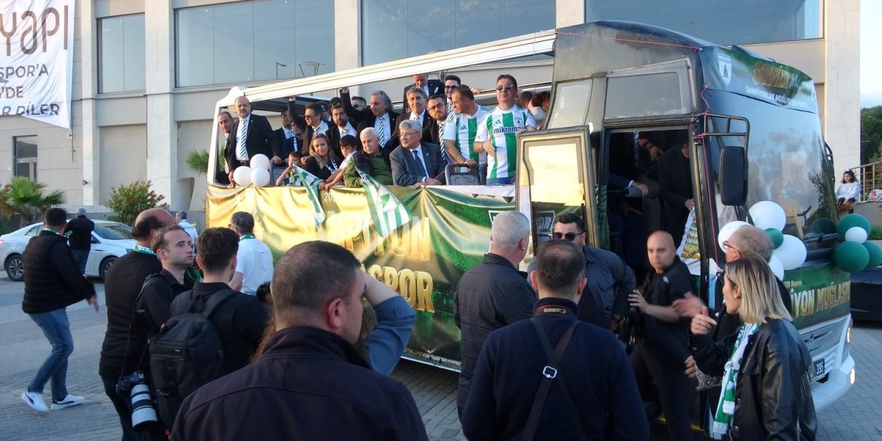 MUĞLASPOR 1. LİG'İ KUTLADI