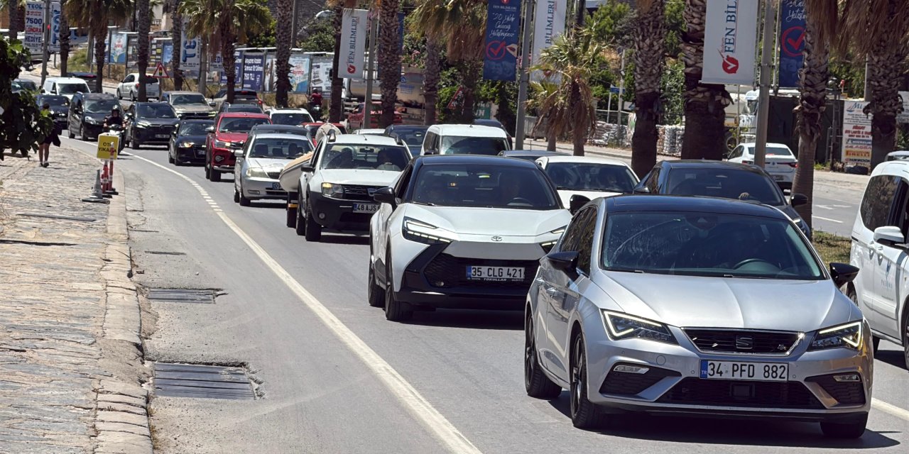 BODRUM'DA TATİLİNİ BİTİRENLER DÖNÜŞE GEÇTİ