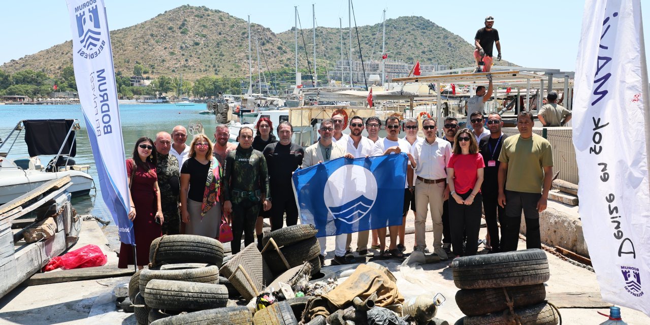 Akyarlar'da deniz dibinden 1 ton çöp çıktı