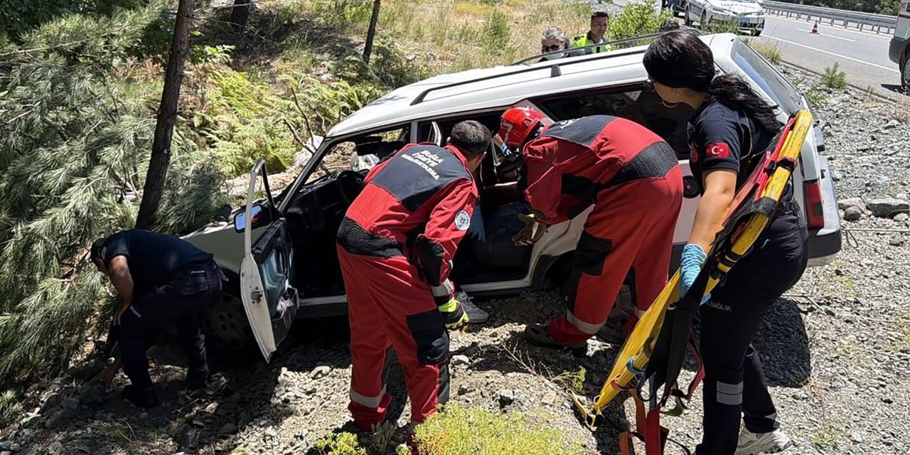 MUĞLA-DENİZLİ KARAYOLUNDA KAZA: 2 YARALI