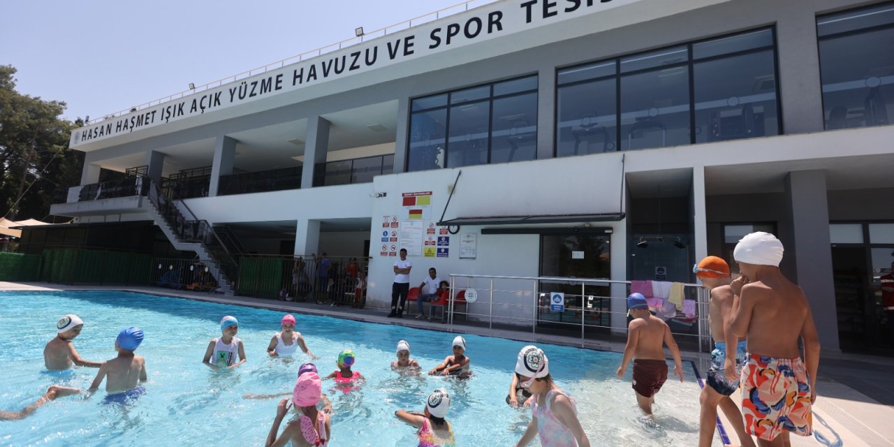 KIRSALDAKİ ÇOCUKLAR “YEŞİLDEN MAVİYE” İLK KULAÇLARINI ATTI