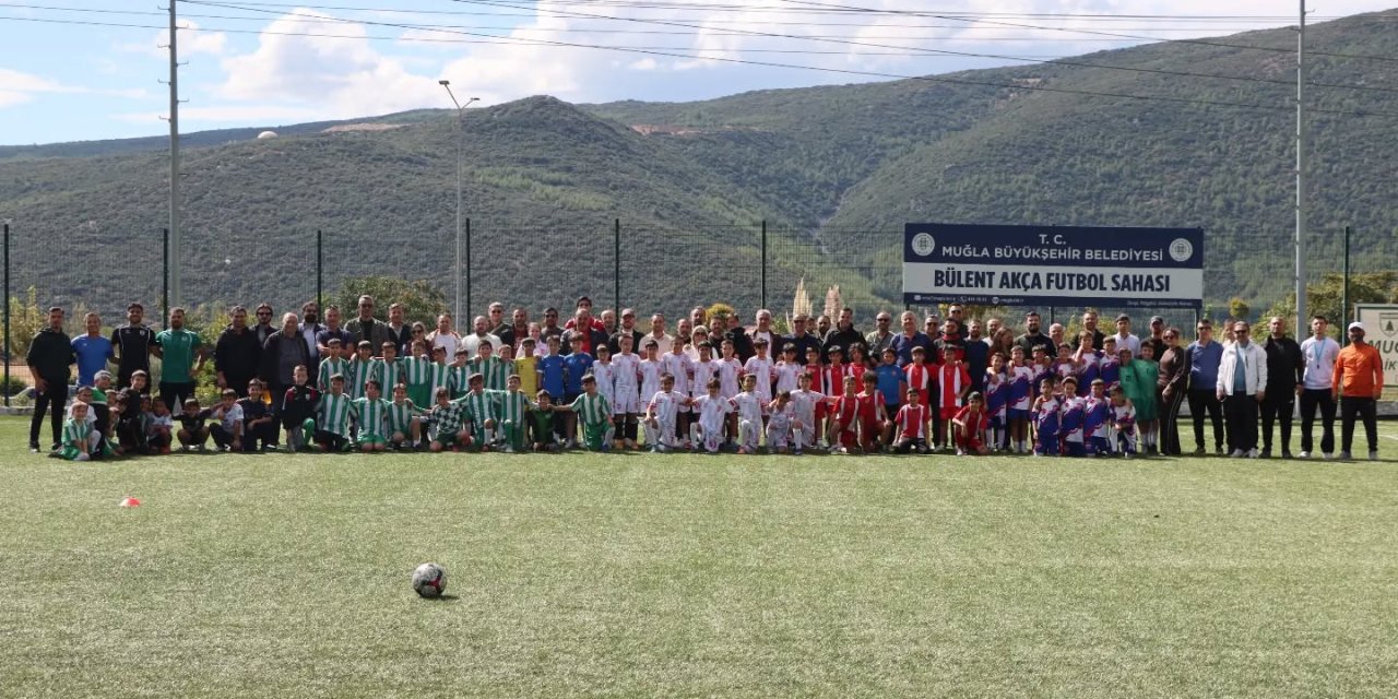Menaf Kıyanç, Çocuk Şenliği’nde Minik Sporcularla Buluştu
