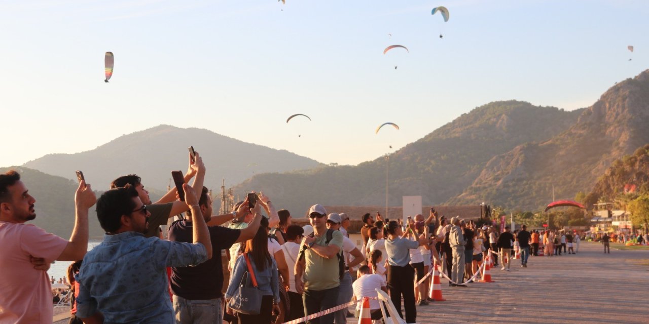 ÖLÜDENİZ HAVA OYUNLARI FESTİVALİ’NİN AÇILIŞI GERÇEKLEŞTİRİLDİ