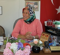 Hükümet Kadına madalya
