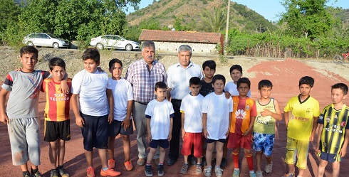 Çocuklar için mini futbol sahası