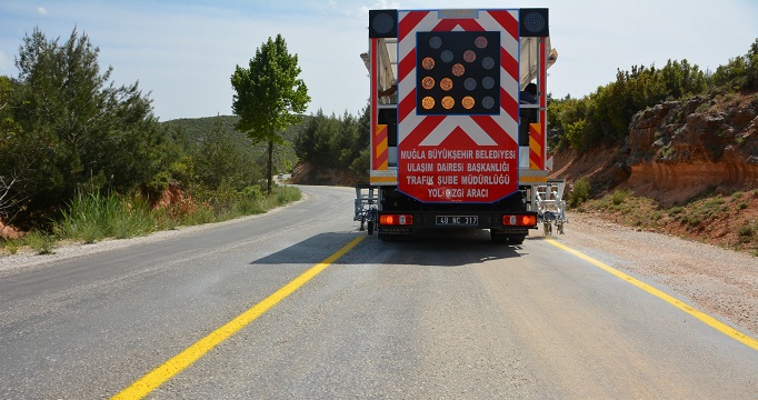 Yol çizgilerini Büyükşehir çiziyor