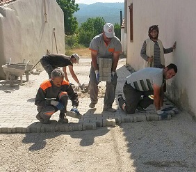 Yeşilyurt’ta yollar çözüme kavuşuyor