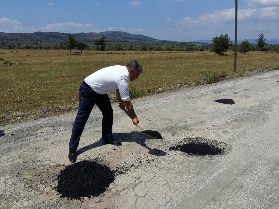 MHP Adayı Yüksel, yol tamir etti!