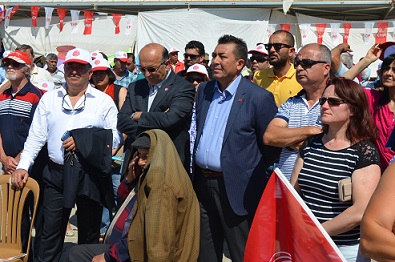 CHP, Mumcularda miting yaptı