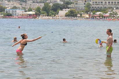 Plajlar turistlere kaldı