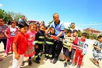 İtfaiyecilerden miniklere eğitim