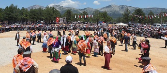 30 bin yörük şenlikte buluştu