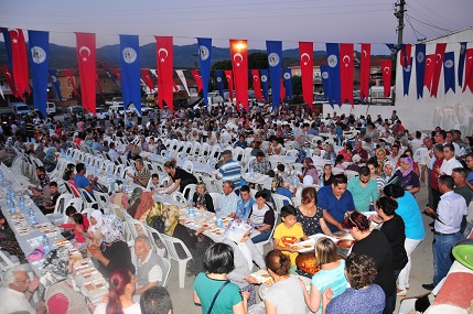 Milas’ta iftar yemekleri sürüyor