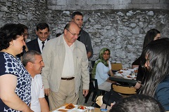 Vali vatandaşlarla iftarda buluştu