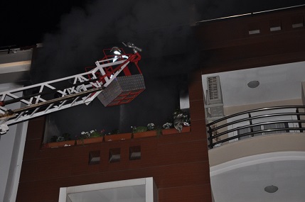 Buzdolabı evi yaktı !