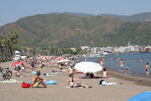 Marmaris sahilleri doldu
