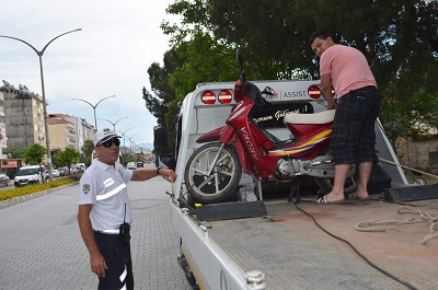 Motosiklet sürücülerine sıkı denetim