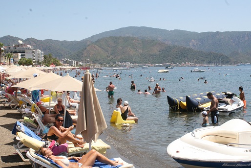 Marmaris sahilleri de doldu