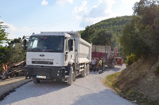 Dağ Mahallelerinin yolları asfaltlanıyor