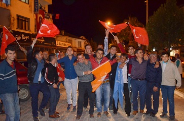 Seydikemer zafer sarhoşu oldu