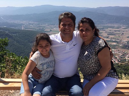 Aile fertleri yan yana toprağa verildi