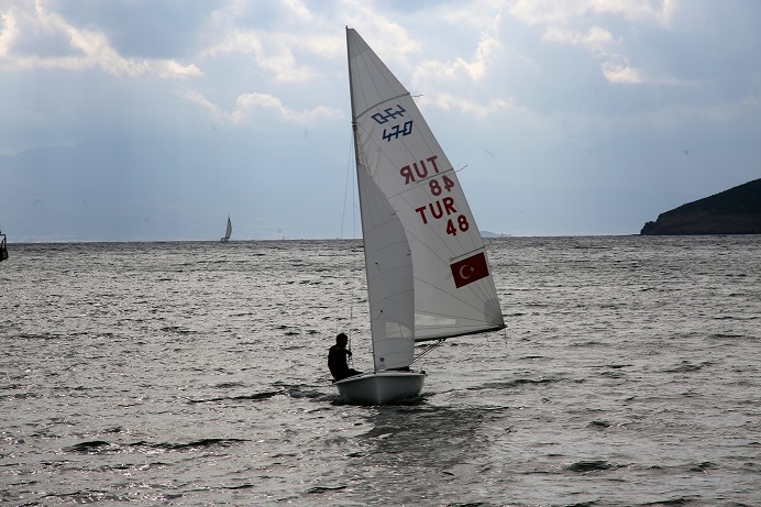 Yelkencilerin mücadelesi sürüyor