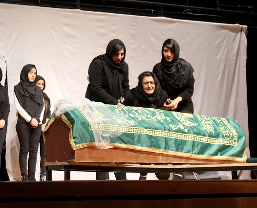 Özgecan anısına tiyatro