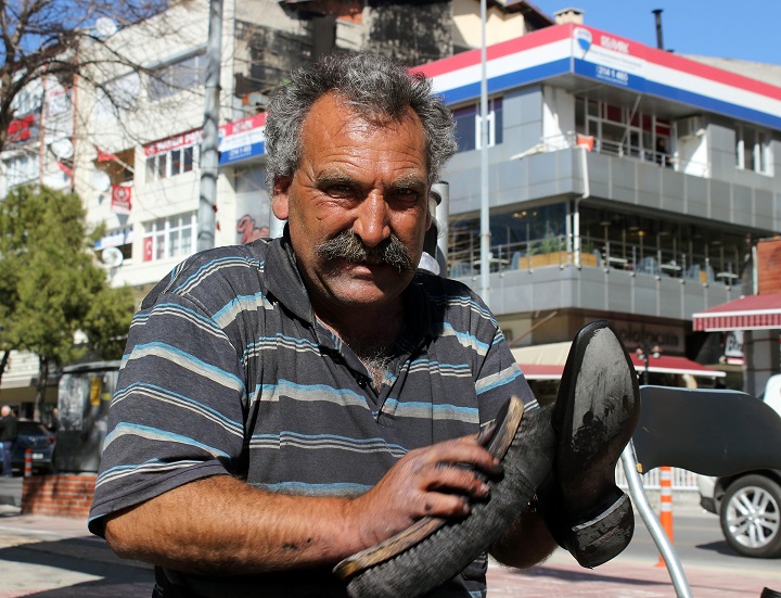 Ayakkabı boyacısından ders!