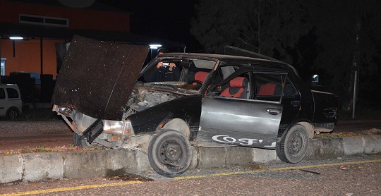 Araç hurdaya döndü: 1 ağır yaralı