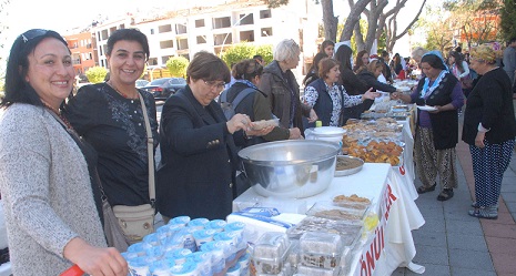 Sevgi Evi çocuklarının kermesi büyük ilgi gördü