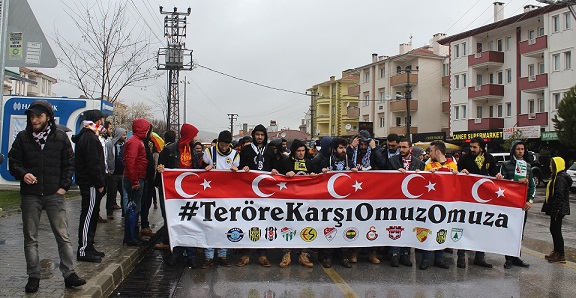 Taraftarlardan ortak tepki