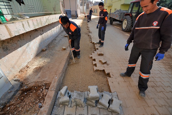 Menteşe’de yol çalışmalarına devam