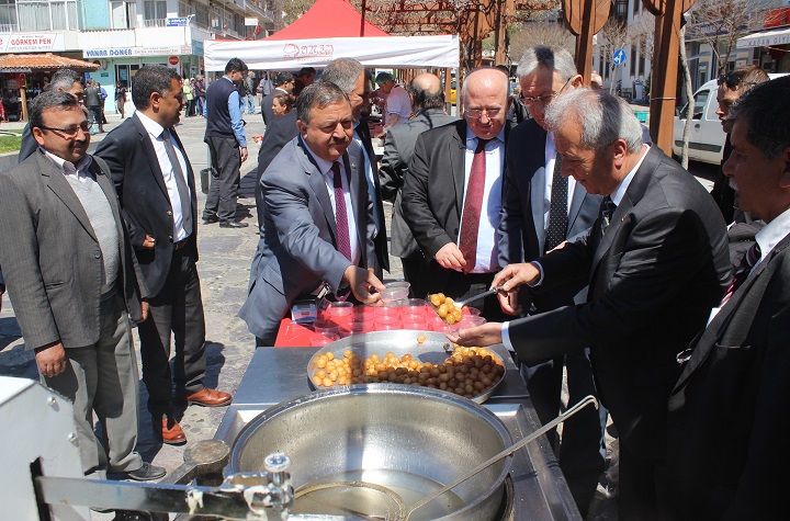 Muhtarlardan, şehitler için lokma