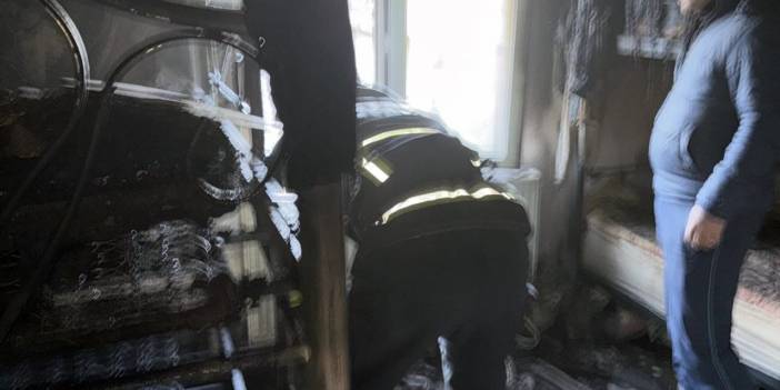 İZİNLİ İTFAİYECİ YANGINA MÜDAHALE ETTİ