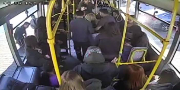 MİNİBÜSTE RAHATSIZLANAN YOLCU İÇİN GÜZERGAHINI DEĞİŞTİRDİ, HASTANEYE YETİŞTİRDİ