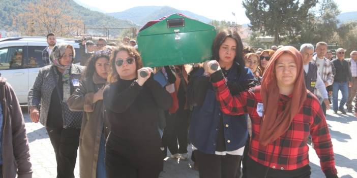 KADINLAR GÜNÜ'NDE KOCASI TARAFINDAN KATLEDİLEN KADIN TOPRAĞA VERİLDİ