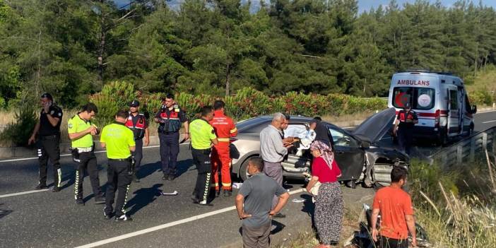 Kontrolden çıkan araç bariyere saplandı