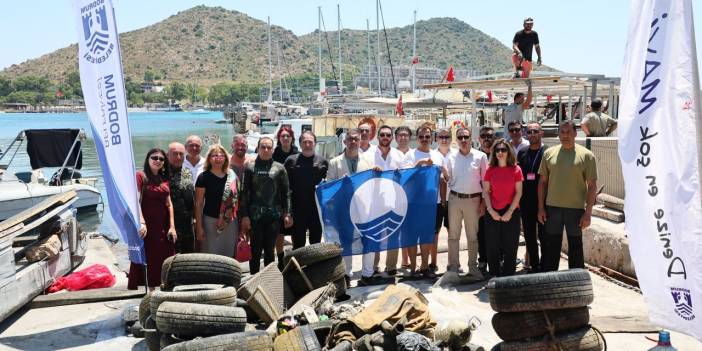 Akyarlar'da deniz dibinden 1 ton çöp çıktı