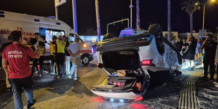 Kavşakta çarpışan otomobil devrildi: 1 yaralı